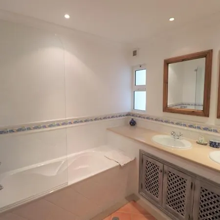 Sleeps 10 Pool Air Con T607908 * Vale do Lobo
