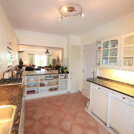 Sleeps 10 Pool Air Con T607908 * Vale do Lobo